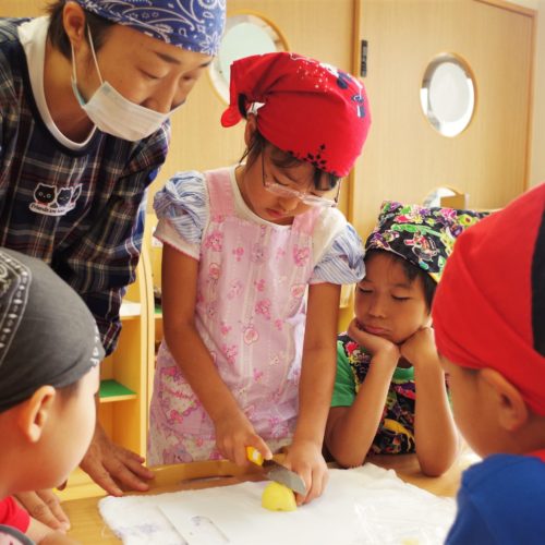 夏野菜カレー作り！【パリス錦町保育園】