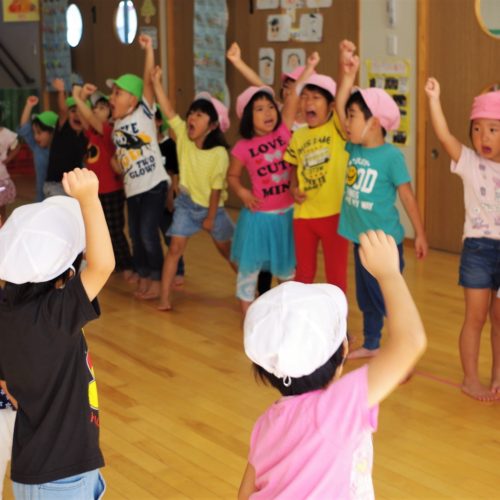 エイッ、エイッ、オーッ!!【パリス錦町保育園】 エイッ、エイッ、オーッ!!【パリス錦町保育園】
