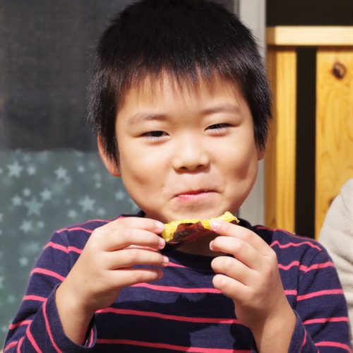 みんなでお芋を焼きました!【パリス錦町保育園】 みんなでお芋を焼きました!【パリス錦町保育園】