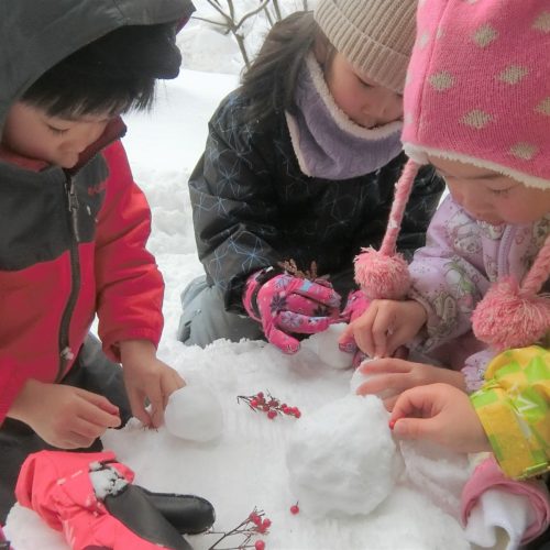 ゆきうさぎを作ったよ!!【パリス保育園】 ゆきうさぎを作ったよ!!【パリス保育園】