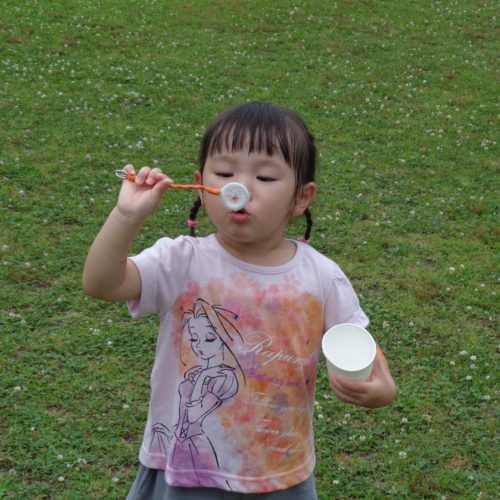 しゃぼん玉飛ばそ!【パリス榴岡保育園】 しゃぼん玉飛ばそ!【パリス榴岡保育園】
