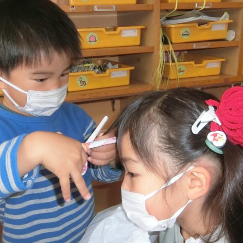 おしゃれな髪切り屋さん!【パリス保育園】 おしゃれな髪切り屋さん!【パリス保育園】