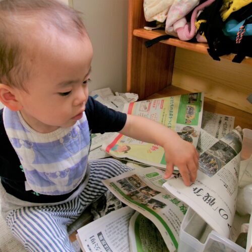 びりびりクルクル～！？ 【パリス保育園】