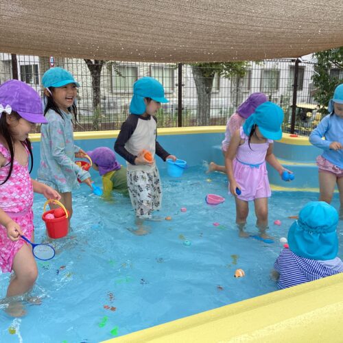 今年ラストのプール遊び🌞　【パリス将監西保育園】
