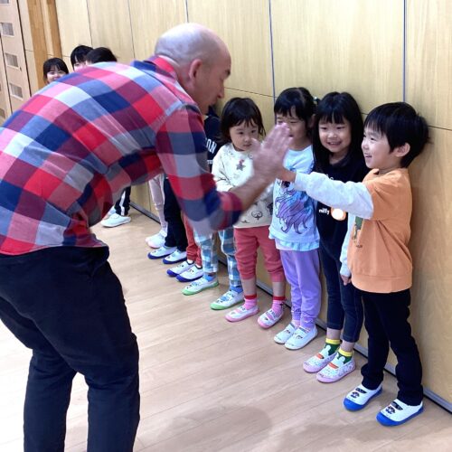 〝High five🙌″ 【パリス将監西保育園】