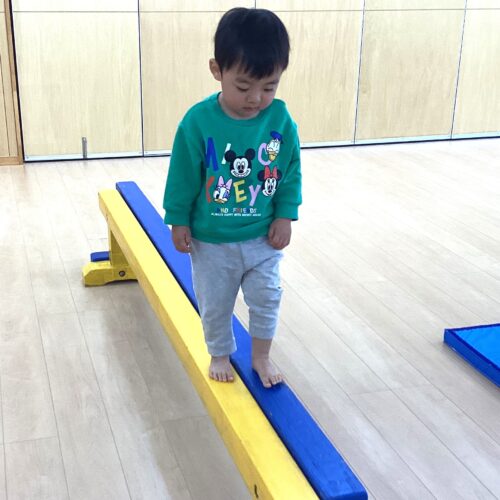 平均台はドキドキ⁉【パリス将監西保育園】