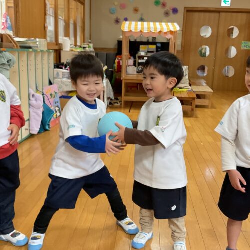 うみ組体操教室～ボール遊び～【パリス保育園】