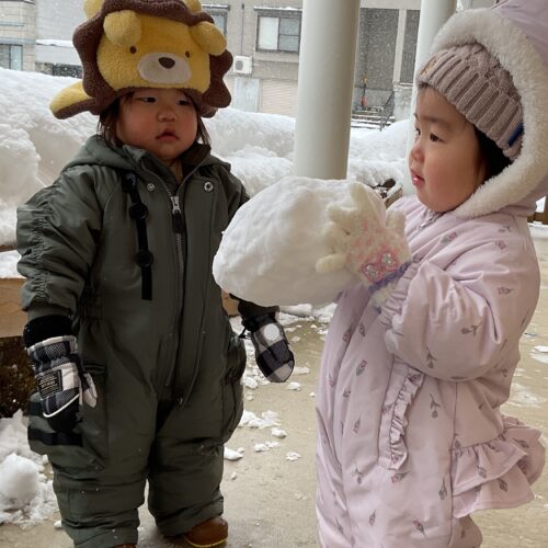 雪遊び楽しいよ☃【パリス杜の子保育園】