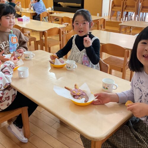 おいしいクッキー焼けたよ🍪【パリス保育園】 おいしいクッキー焼けたよ🍪【パリス保育園】
